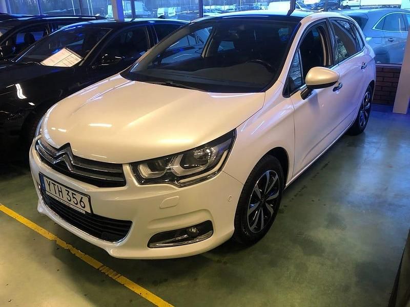 Vit Begagnad 2017 Citroën C4 Halvkombi | 129 500 kr (Dyr) - Bild 1/2