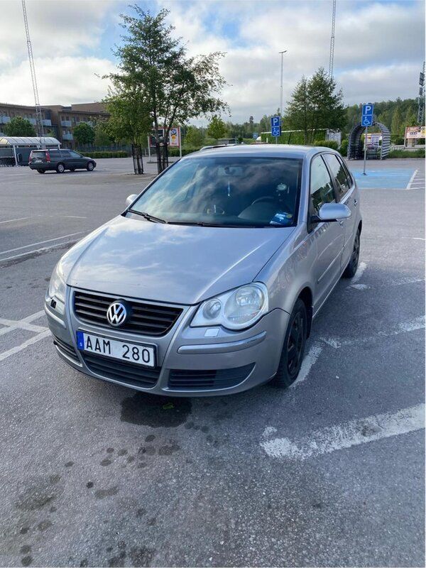 Silver Begagnad 2007 VW Polo Comfortline Halvkombi | 23 000 kr - Bild 1/4