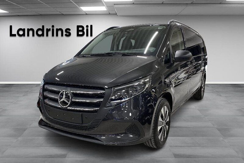 Mörkgrå (grafitgråmetallic) Ny 2025 Mercedes Vito Minibuss | 731 250 kr (Marknadspris) - Bild 1/4