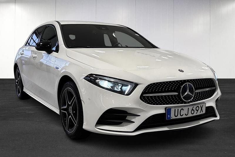 Begagnad Mercedes A250 AMG 218 HK (160 kW) 2020 Vit Halvkombi