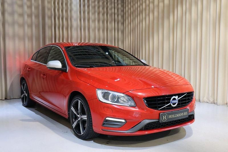 Begagnad Volvo S60 R-Design 200 HK (147 kW) 2016 Röd Sedan