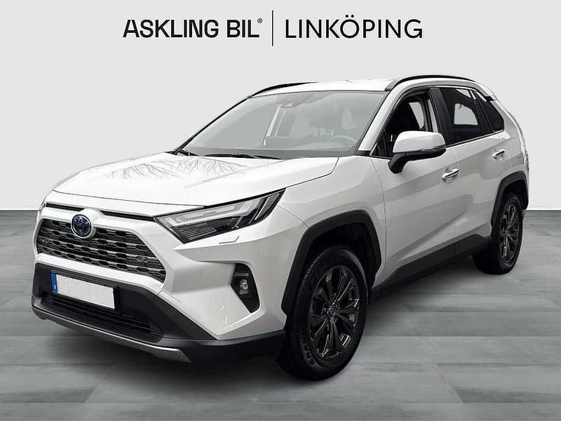 Pearlwhite Ny 2025 Toyota RAV4 Hybrid Executive SUV | 475 000 kr (Marknadspris) - Bild 1/4