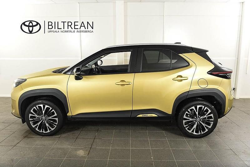 Begagnad Toyota Yaris Cross Style 92 HK (67 kW) 2022 Gul SUV