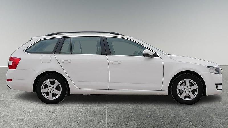 Begagnad Skoda Octavia G-TEC Ambition 112 HK (82 kW) 2015 Vit Kombi