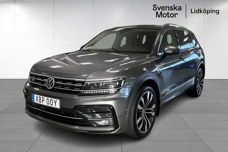 Grå Begagnad 2018 VW Tiguan Allspace SUV | 289 200 kr (Lite dyr) - Bild 1/4