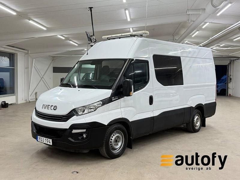 Vit Begagnad 2019 Iveco Daily Kombi | 279 900 kr - Bild 1/4