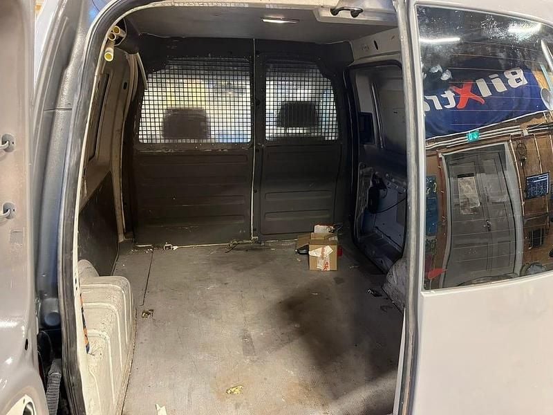 Begagnad VW Caddy 69 HK (50 kW) 2008 Minibuss