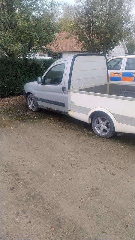 Silver Begagnad 2006 Peugeot Partner Van | 7 000 kr (Superpris) - Bild 1/3