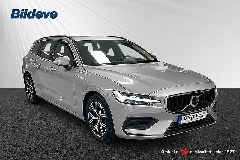 Begagnad Volvo V60 Core 165 HK (121 kW) 2022 Silver Kombi