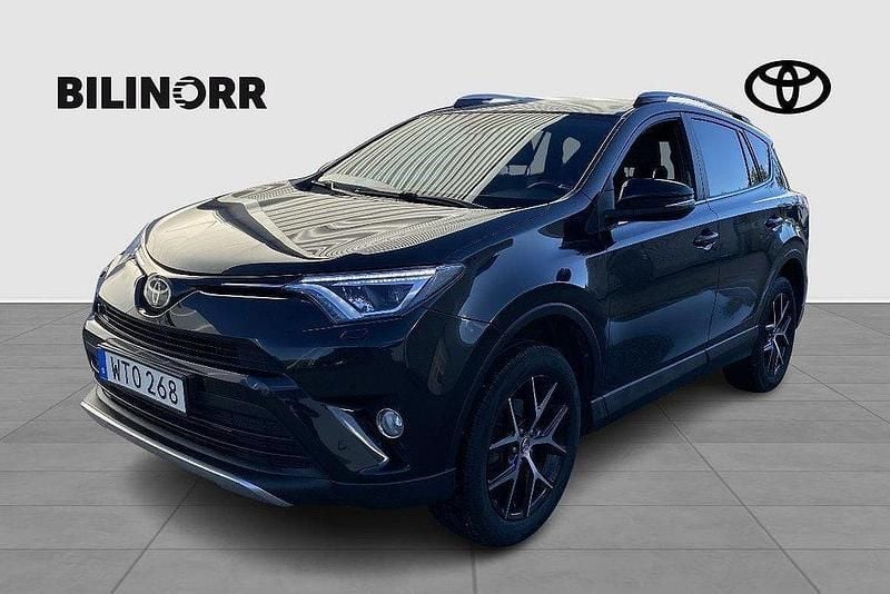Svart Begagnad 2017 Toyota RAV4 SUV | 219 900 kr (Marknadspris) - Bild 1/4