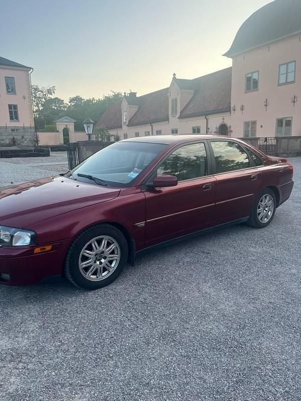 Röd Begagnad 2005 Volvo S80 Sedan | 19 000 kr (Marknadspris) - Bild 1/4
