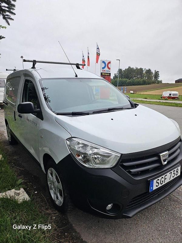 Vit Begagnad 2016 Dacia Dokker Express Van | 50 000 kr (Marknadspris) - Bild 1/4