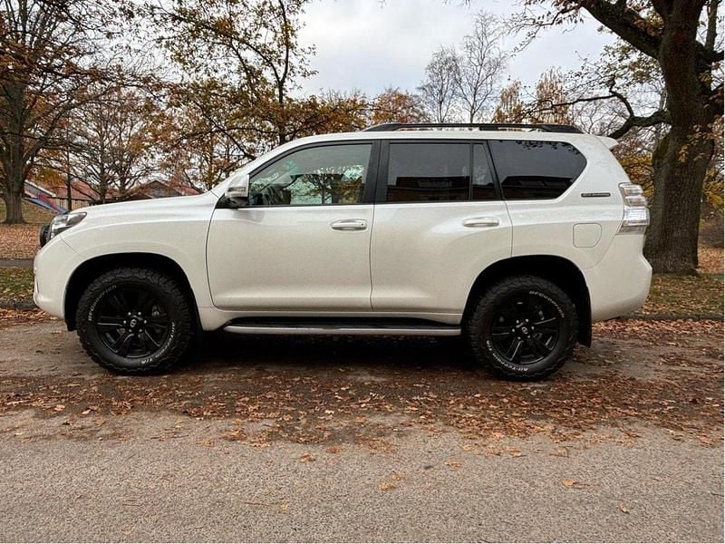 Vit Begagnad 2012 Toyota Land Cruiser SUV | 289 000 kr (Superpris) - Bild 1/4