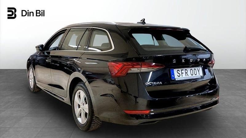 Begagnad Skoda Octavia Style 110 HK (80 kW) 2022 Svart Kombi