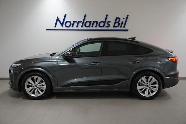 Begagnad Audi Q6 Sportback e-tron 284 kW (387 HK) 2025 Daytonagrå pärleffekt SUV