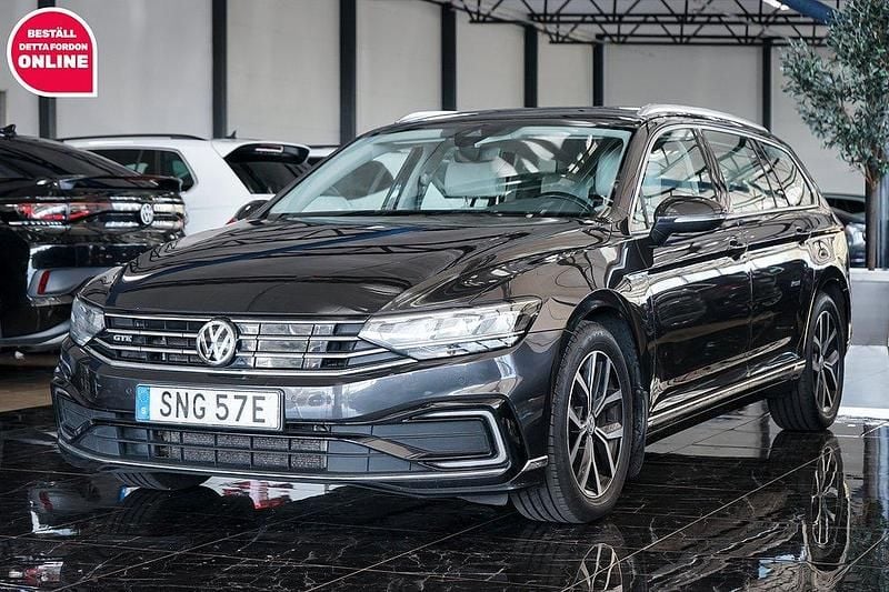 Mörkgrå Begagnad 2020 VW Passat GTE Kombi | 179 500 kr (Bra pris) - Bild 1/4