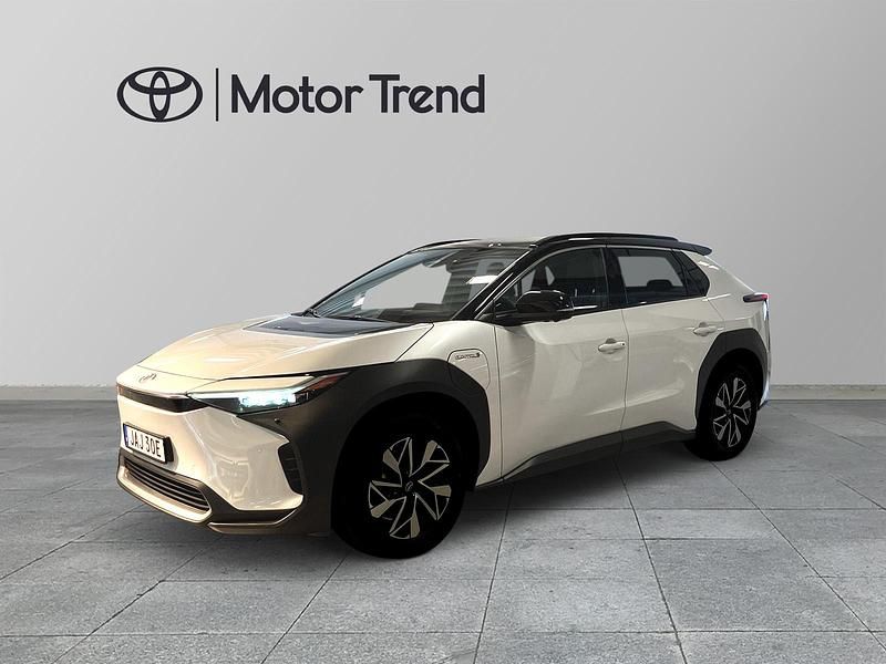 Begagnad Toyota bZ4X 2023 Vit SUV