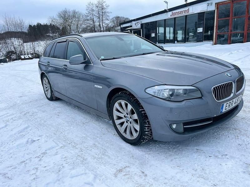 Begagnad 2011 BMW 520 Kombi | 69 999 kr (Bra pris) - Bild 1/4