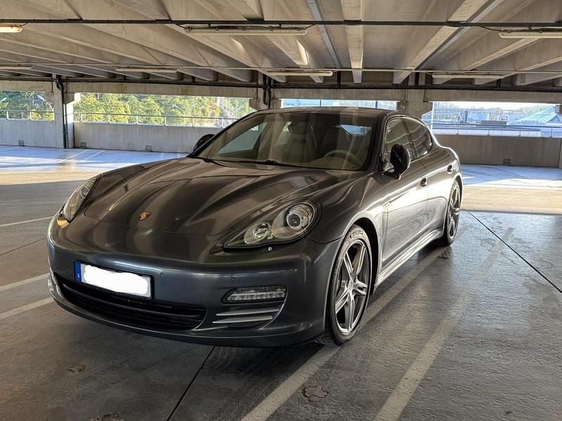 Svart Begagnad 2010 Porsche Panamera 4S Sedan | 219 900 kr (Marknadspris) - Bild 1/4