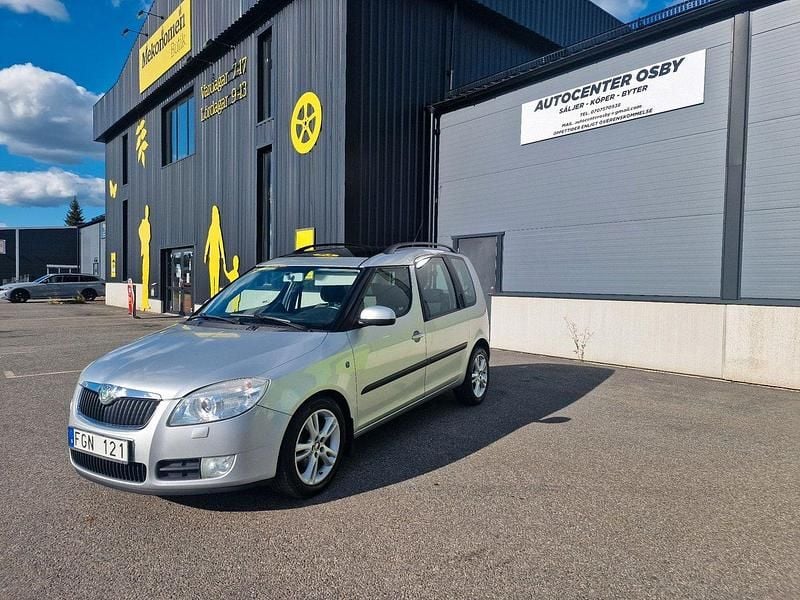 Silver Begagnad 2008 Skoda Roomster Sport Kombi | 28 900 kr (Lite dyr) - Bild 1/4