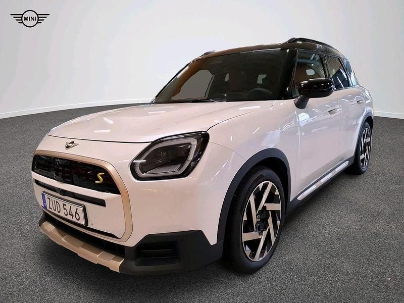 Vit Begagnad 2024 Mini Countryman SUV | 519 900 kr - Bild 1/4