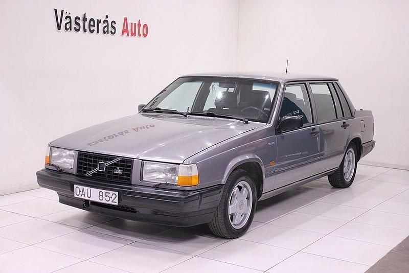 Grå Begagnad 1990 Volvo 740 Sedan | 59 000 kr - Bild 1/4