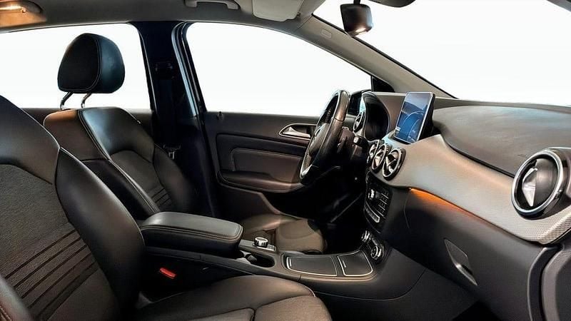 Begagnad Mercedes B200 136 HK (100 kW) 2015 Svart Minibuss