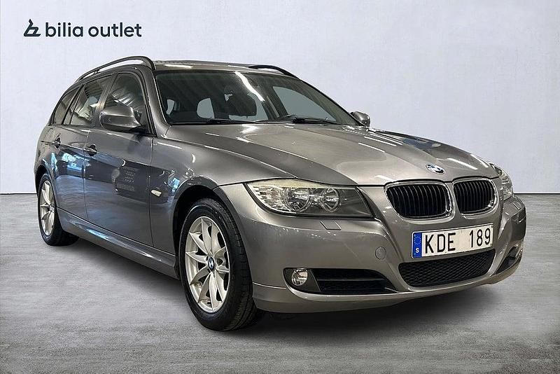 Begagnad BMW 318 Comfort Edition 143 HK (105 kW) 2009 Grå Kombi