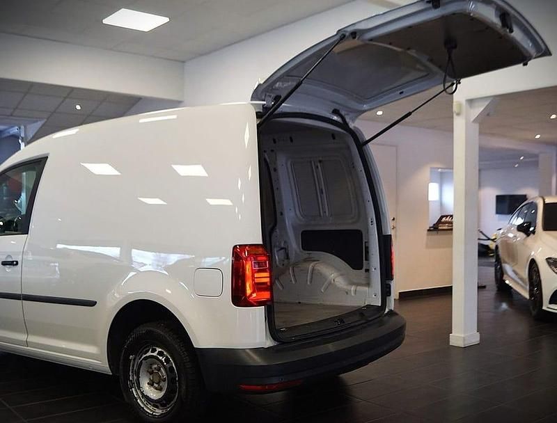 Begagnad VW Caddy 75 HK (55 kW) 2017 Vit Minibuss