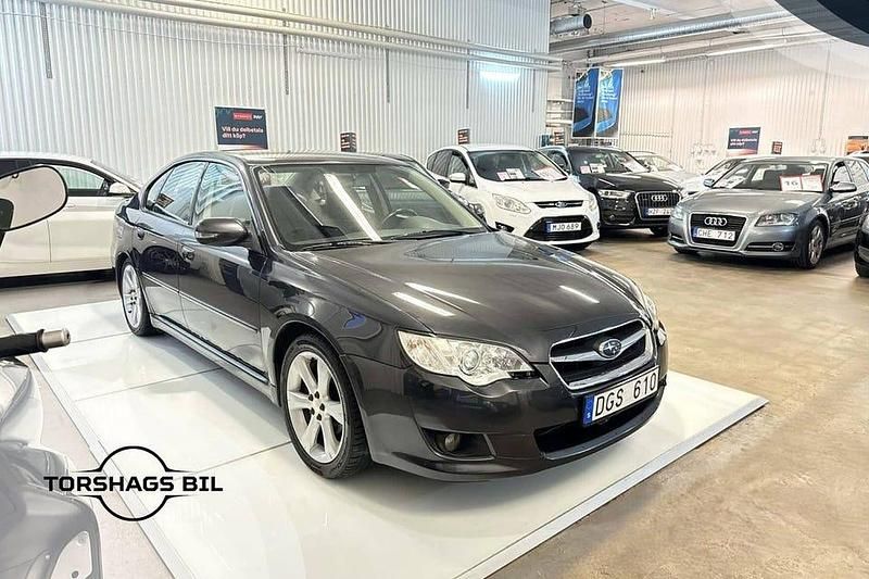 Grå Begagnad 2008 Subaru Legacy Sedan | 64 900 kr (Marknadspris) - Bild 1/3