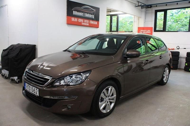 Brun Begagnad 2015 Peugeot 308 SW Active Kombi | 79 900 kr (Marknadspris) - Bild 1/4