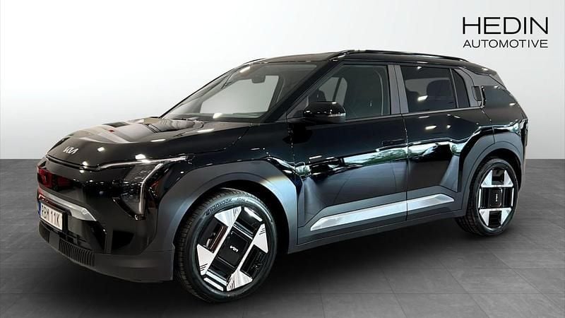 Svart (black) Begagnad 2024 Kia EV3 Plus SUV | 469 900 kr - Bild 1/4