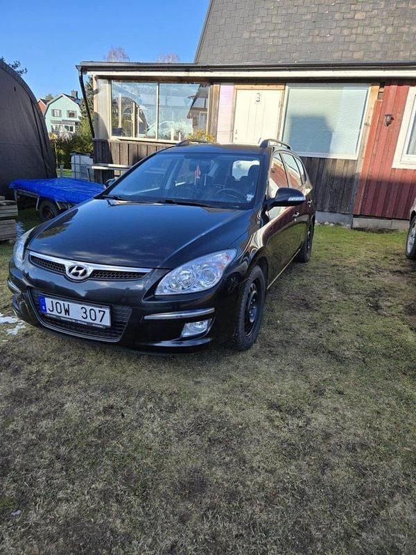 Svart Begagnad 2009 Hyundai i30 Kombi | 20 000 kr (Bra pris) - Bild 1/4