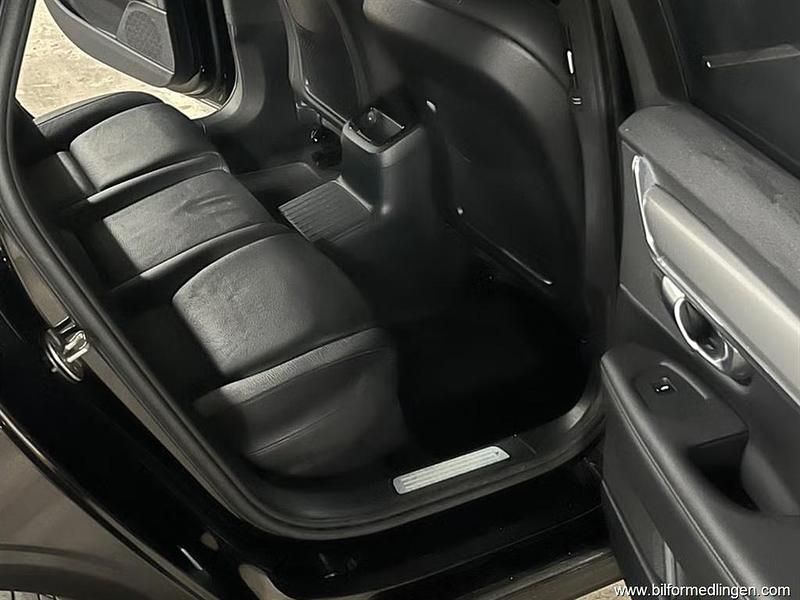 Begagnad Volvo V90 350 HK (257 kW) 2022 Svart svart Kombi