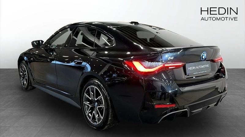 Begagnad BMW i4 Shadowline 400 kW (544 HK) 2023 Svart Sedan