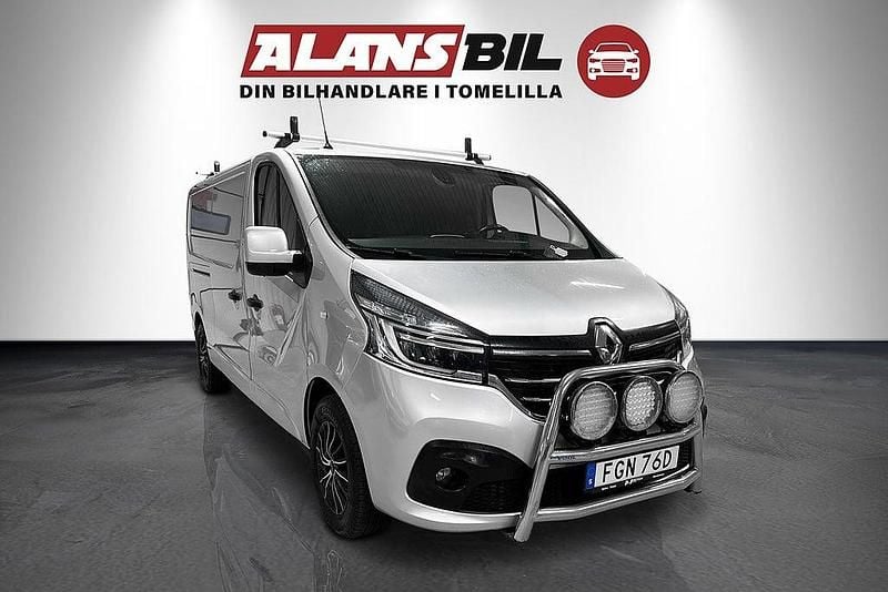 Silver Begagnad 2021 Renault Trafic Van | 224 000 kr - Bild 1/4