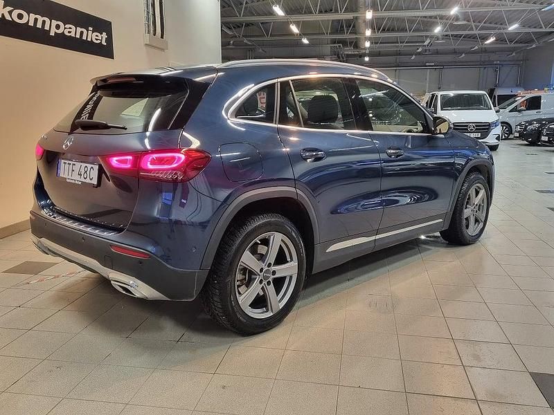 Begagnad Mercedes GLA250 2021 Blå SUV
