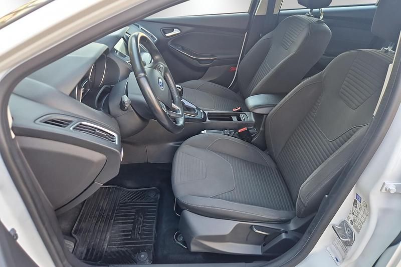 Begagnad Ford Focus 127 HK (93 kW) 2017 Vit Halvkombi