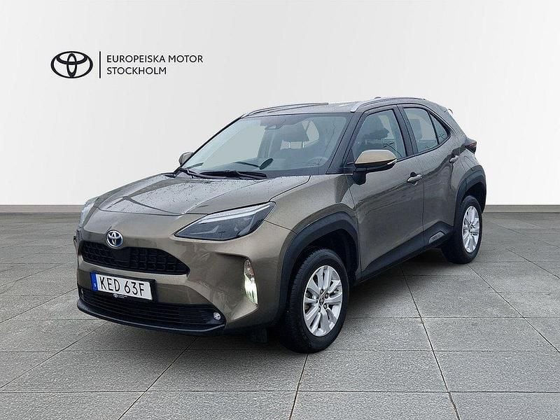 Grön Begagnad 2022 Toyota Yaris Cross Active SUV | 249 800 kr (Bra pris) - Bild 1/4