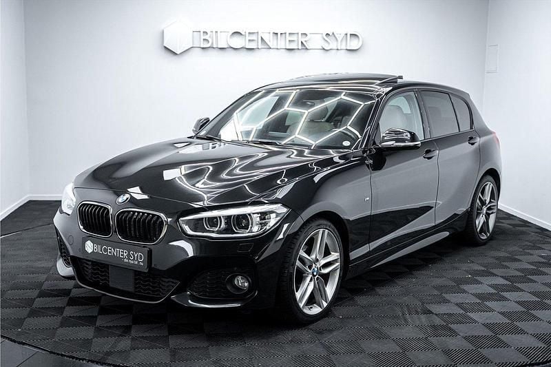 Svart Begagnad 2016 BMW 118 M Sport Halvkombi | 179 900 kr (Lite dyr) - Bild 1/4