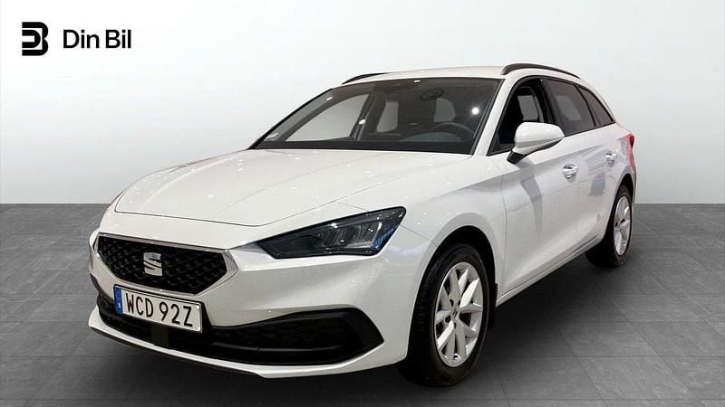 Vit Ny 2025 Seat Leon Kombi | 279 900 kr (Marknadspris) - Bild 1/4