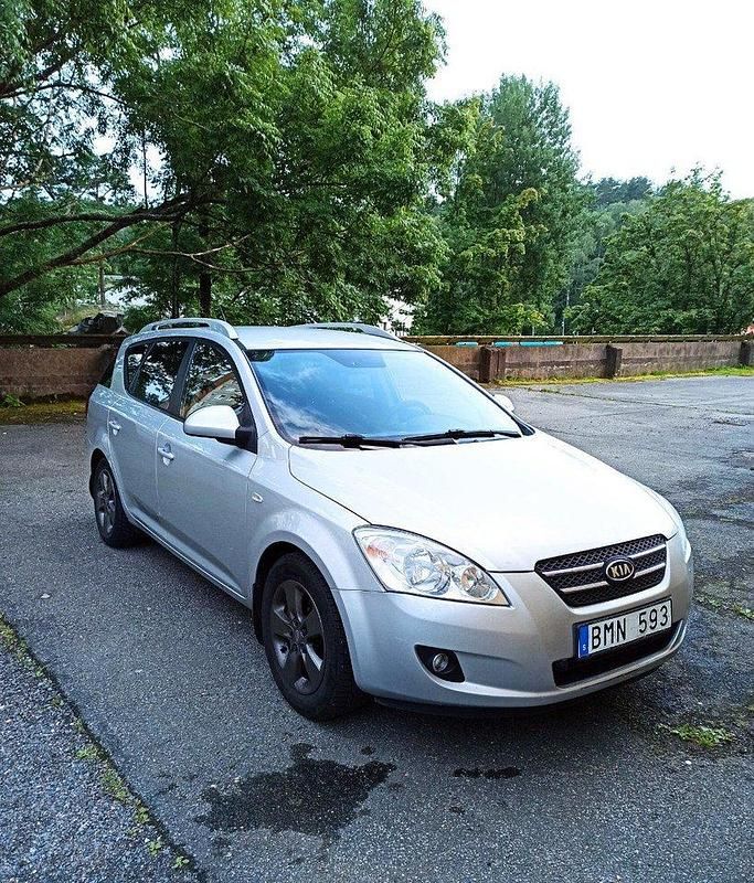 Silver Begagnad 2008 Kia Ceed Sportswagon 4 Kombi | 56 000 kr (Bra pris) - Bild 1/2