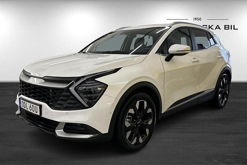 Vit Begagnad 2024 Kia Sportage Advance SUV | 389 000 kr (Marknadspris) - Bild 1/3