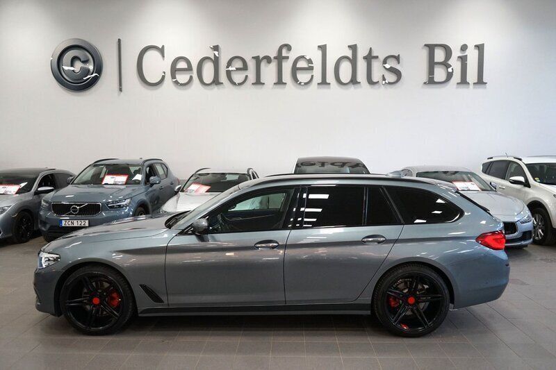Blå Begagnad 2017 BMW 520 Sport Line Kombi | 249 900 kr (Dyr) - Bild 1/4