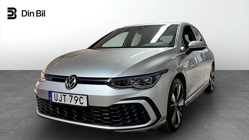 Silver Begagnad 2020 VW Golf VIII GTE Halvkombi | 249 500 kr (Marknadspris) - Bild 1/4