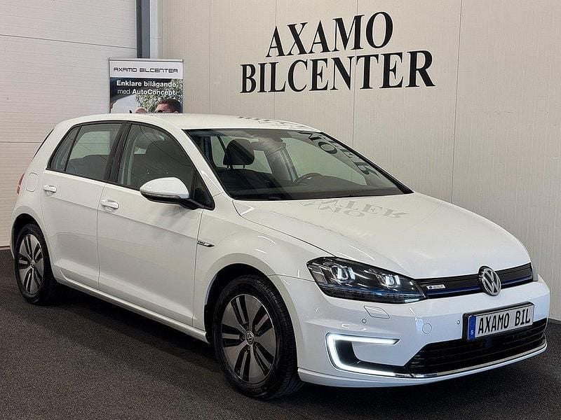 Vit Begagnad 2016 VW e-Golf Halvkombi | 149 900 kr (Marknadspris) - Bild 1/4