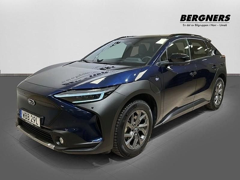 Mörkblå Begagnad 2022 Subaru Solterra SUV | 399 900 kr (Dyr) - Bild 1/4