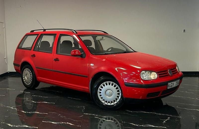 Begagnad VW Golf IV Trendline 101 HK (74 kW) 1999 Röd Kombi