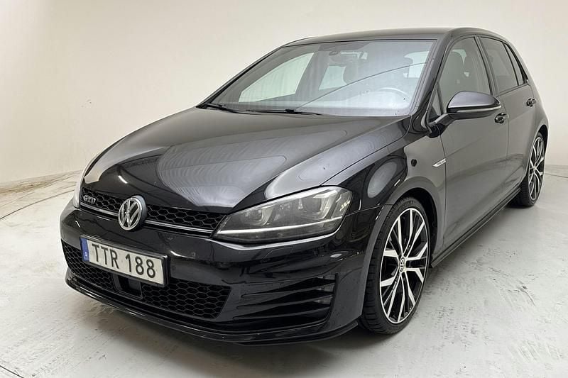 Svart Begagnad 2015 VW Golf VII GTD | 187 800 kr (Lite dyr) - Bild 1/4