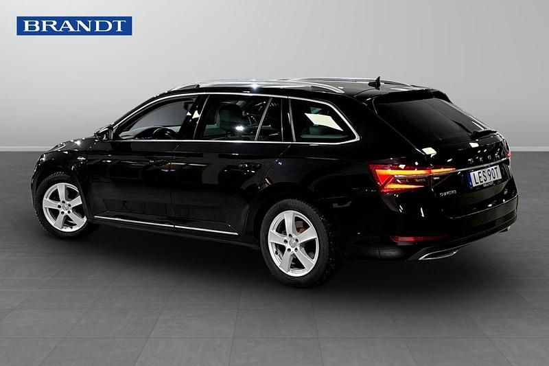 Begagnad Skoda Superb 2020 Svart Kombi